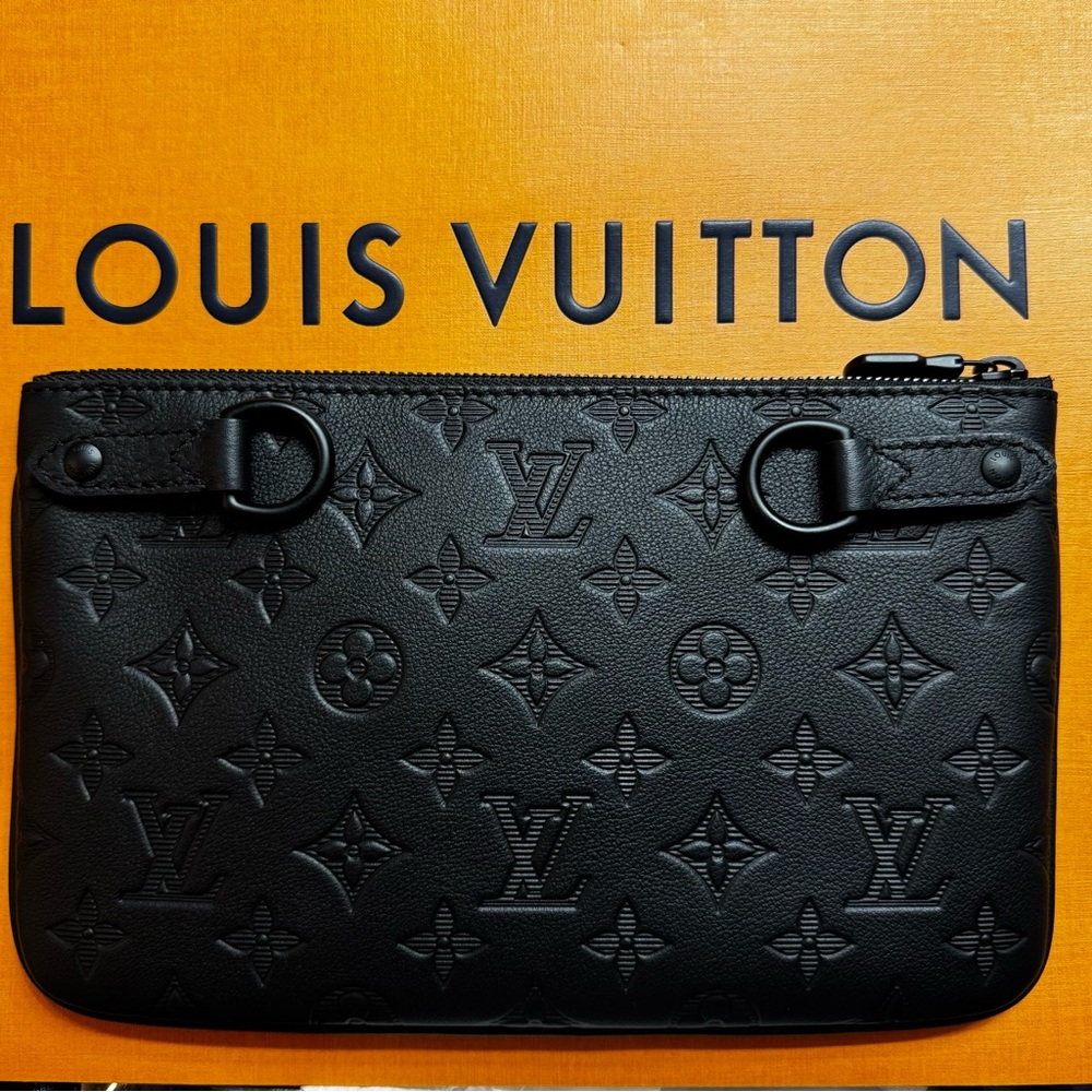 New Louis Vuitton Black embossed Monogram Shadow Calf leather pouch - Picture 5 of 16